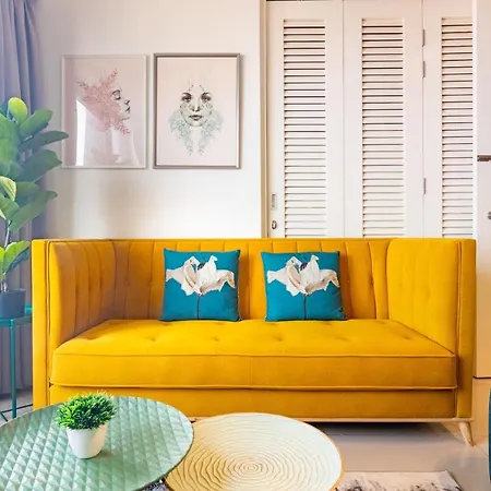 Tropicana 218 X Airlevate Suites George Town Bagian luar foto
