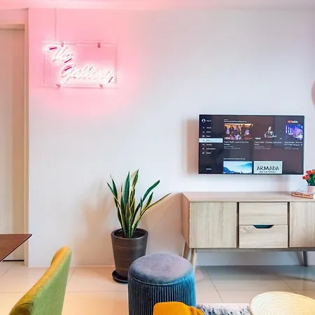 Tropicana 218 X Airlevate Suites George Town Bagian luar foto