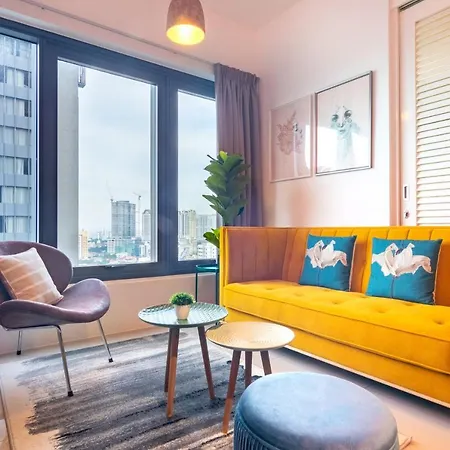 Tropicana 218 X Airlevate Suites George Town Bagian luar foto