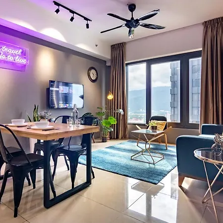 Tropicana 218 X Airlevate Suites George Town Bagian luar foto