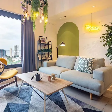 Tropicana 218 X Airlevate Suites George Town Bagian luar foto