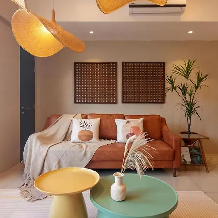 Tropicana 218 X Airlevate Suites George Town Bagian luar foto