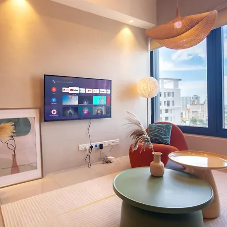 Tropicana 218 X Airlevate Suites George Town Bagian luar foto