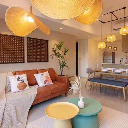 Tropicana 218 X Airlevate Suites George Town Bagian luar foto