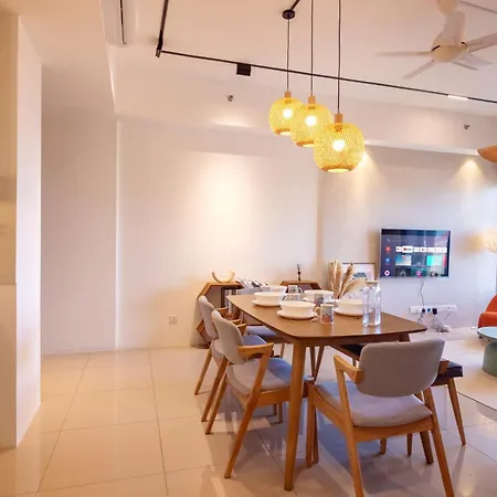 Tropicana 218 X Airlevate Suites George Town Bagian luar foto
