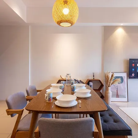 Tropicana 218 X Airlevate Suites George Town Bagian luar foto