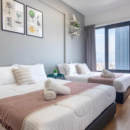 Tropicana 218 X Airlevate Suites George Town Ruang foto
