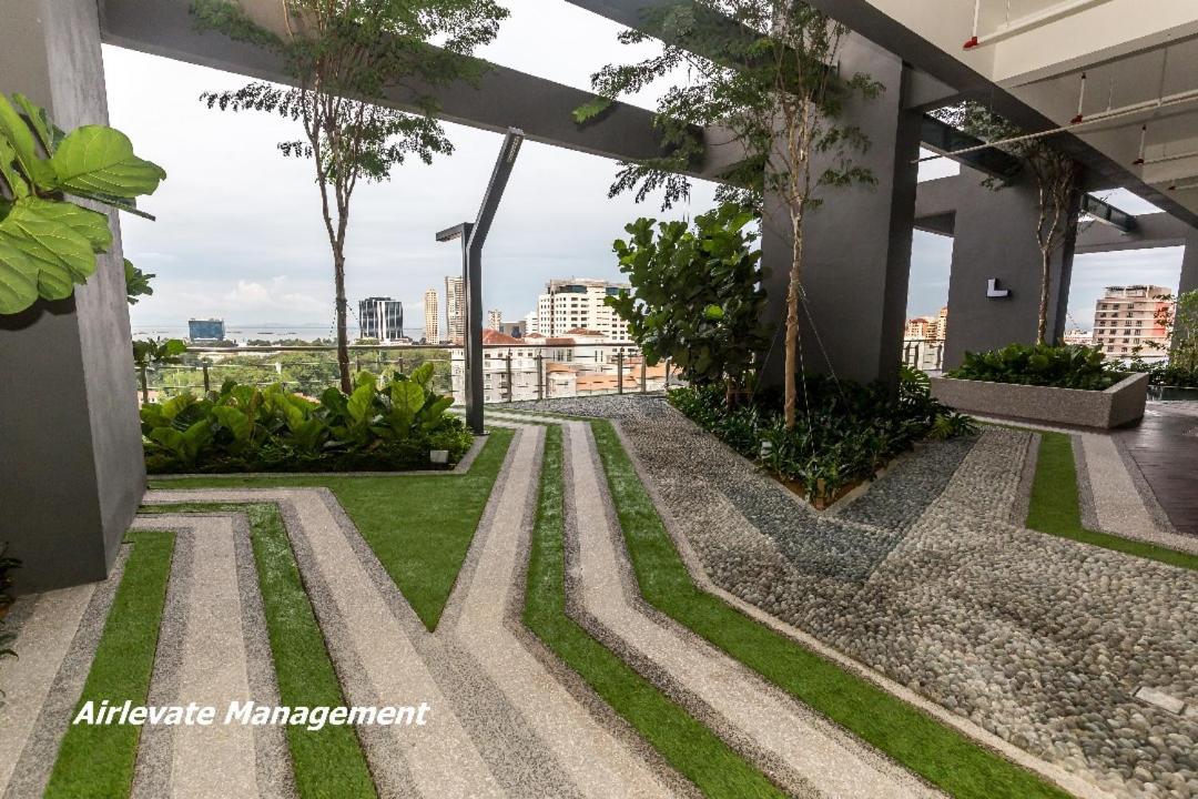 Apartment Tropicana 218 X Airlevate George Town